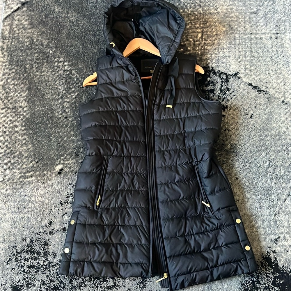 Long sleeveless jacket made in Vietnam